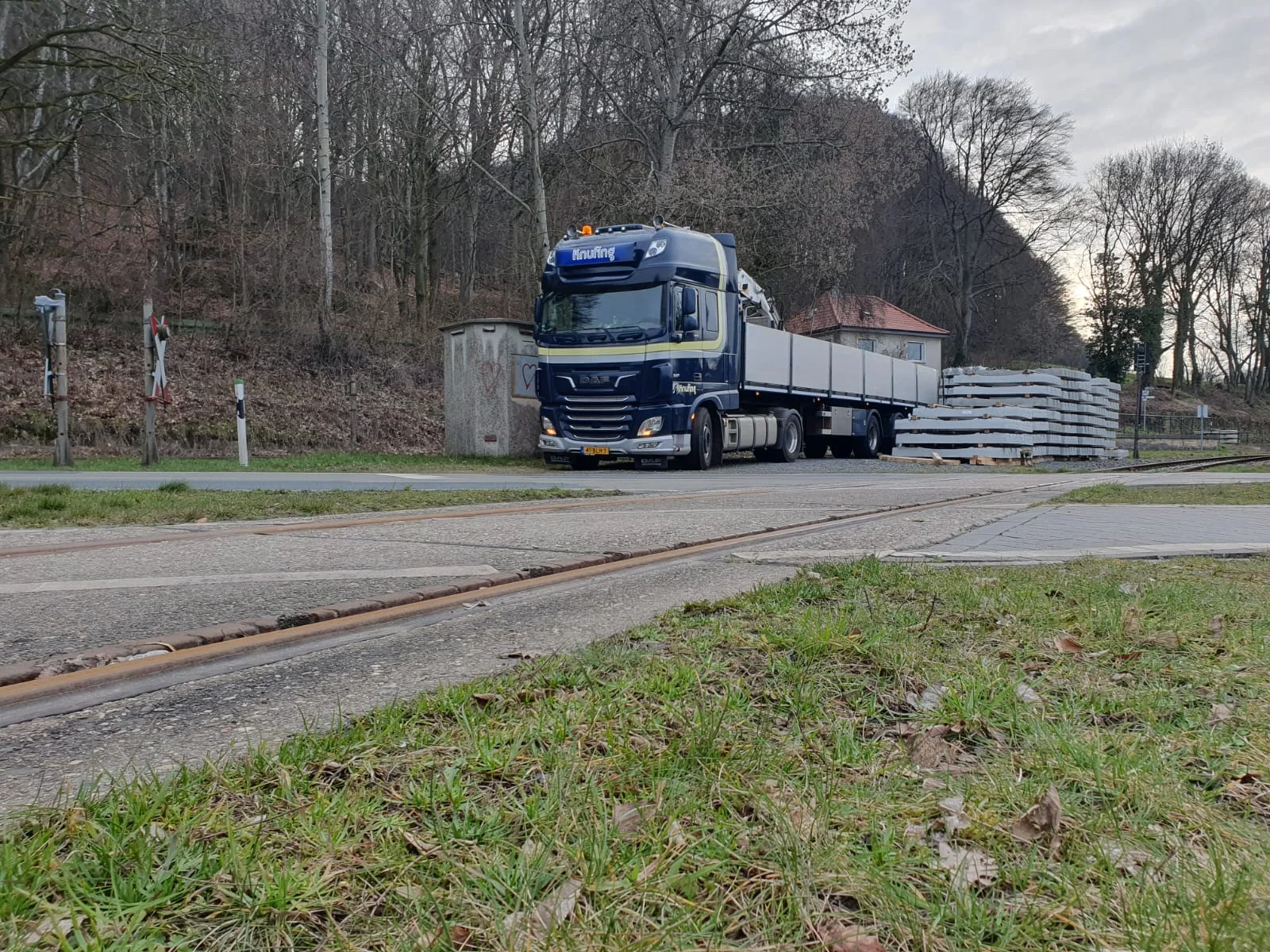 Betonnen vloerbalken transport
